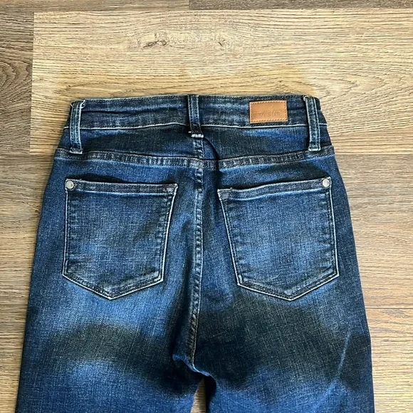 Judy Blue Skinny Fit Mid Rise Women's Blue Skinny Jeans - 24 - Picture 8 of 12